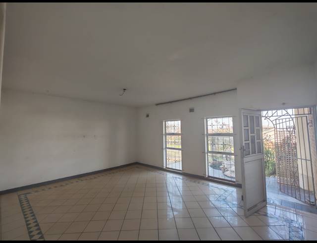 5 BEDROOM FREESTANDING FOR SALE IN TONGAAT BEACH